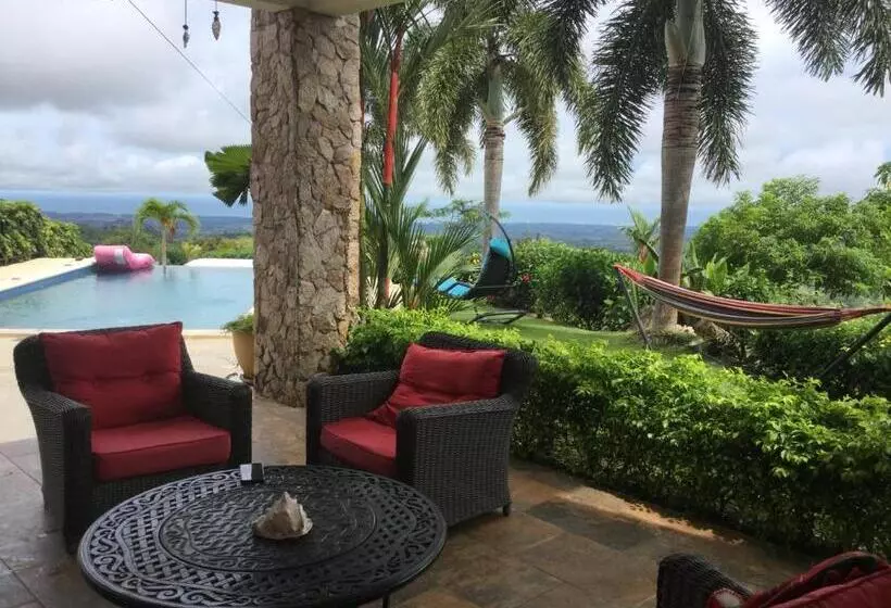 Hawk's Nest Bed & Breakfast