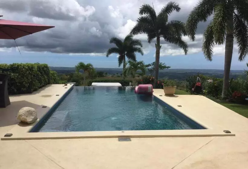 Hawk's Nest Bed & Breakfast