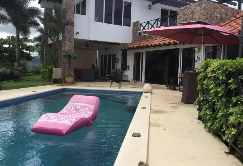 Hawk's Nest Bed & Breakfast