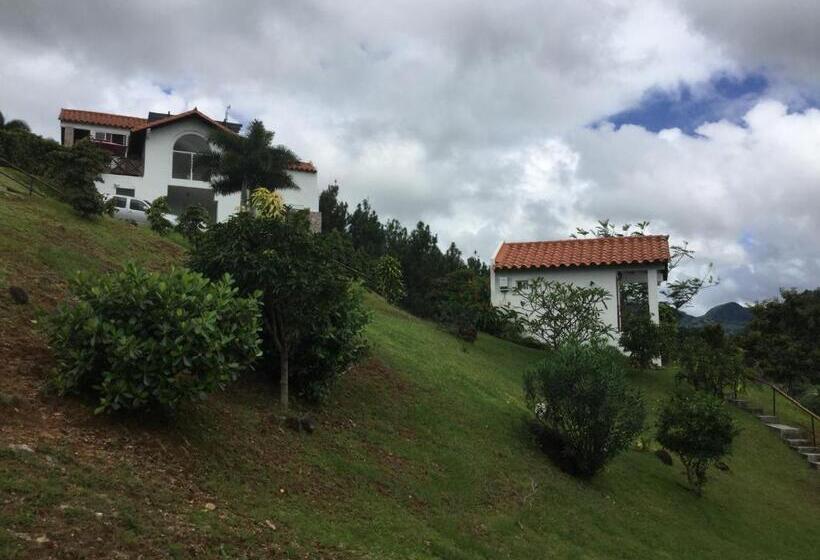 Hawk's Nest Bed & Breakfast