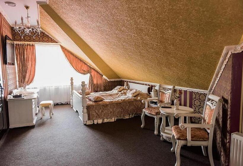 فندق Golden Palace