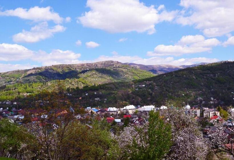 فندق Golden Palace