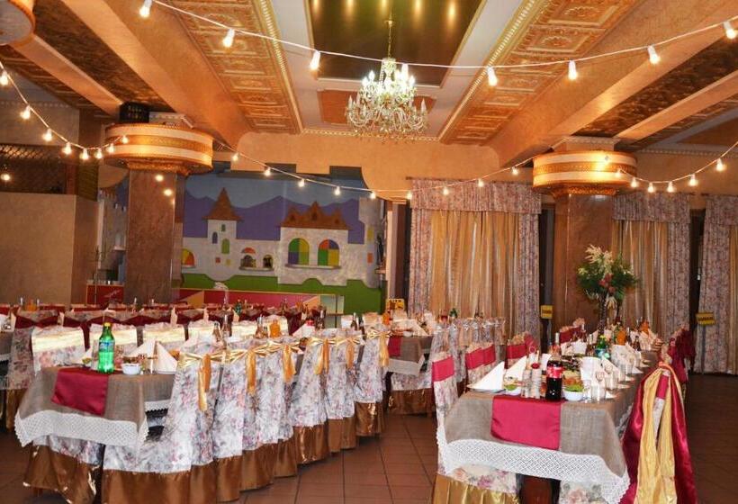 فندق Golden Palace