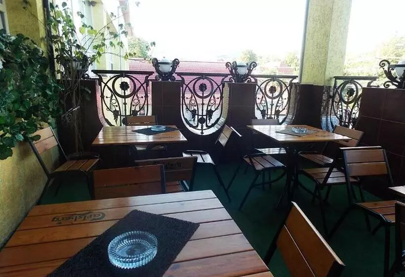 Hotelli Golden Palace