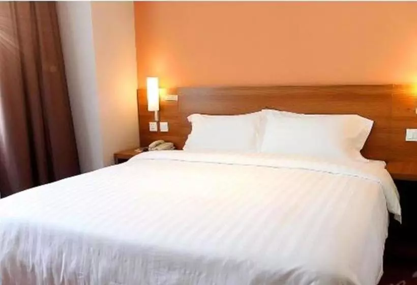 Hotelli Ibis Chengdu Wenjiang Center