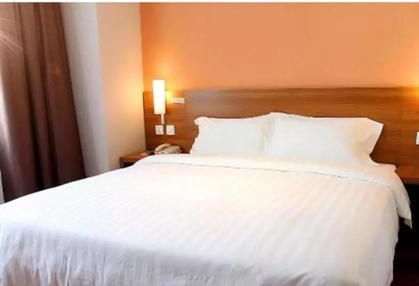 Hotelli Ibis Chengdu Wenjiang Center