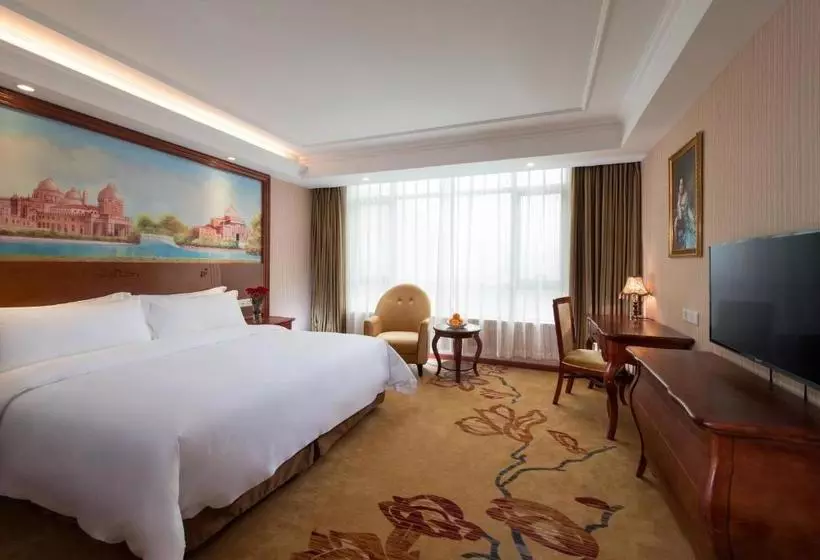 Vienna Hotel Puning South Huancheng Road High Speed Train Station
