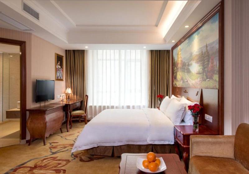 Vienna Hotel Puning South Huancheng Road High Speed Train Station