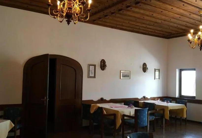 Majatalo Conacul Balta Alba