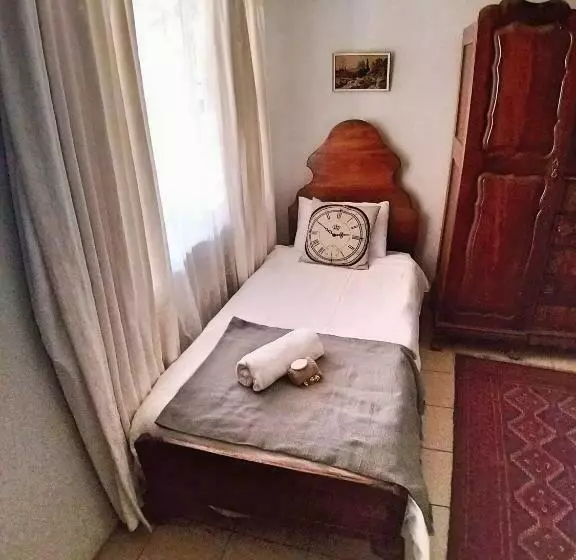 Majatalo Die Woestynroos Gastehuis