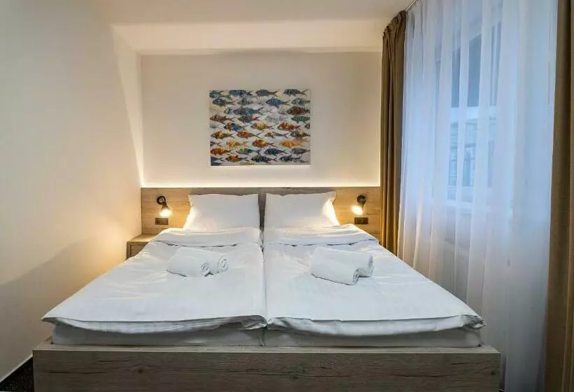 Majatalo Penzion Pod Kartouzkou