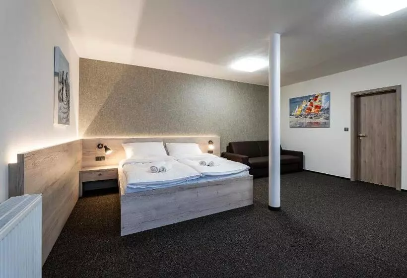 Majatalo Penzion Pod Kartouzkou