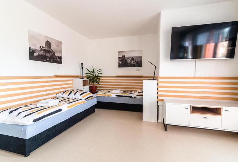 Majatalo Penzion V údolí