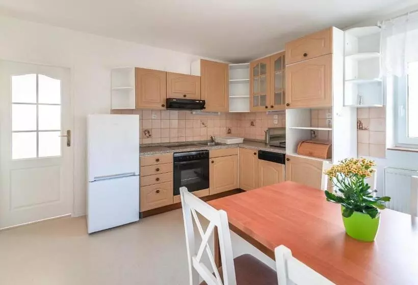 Majatalo Penzion V údolí