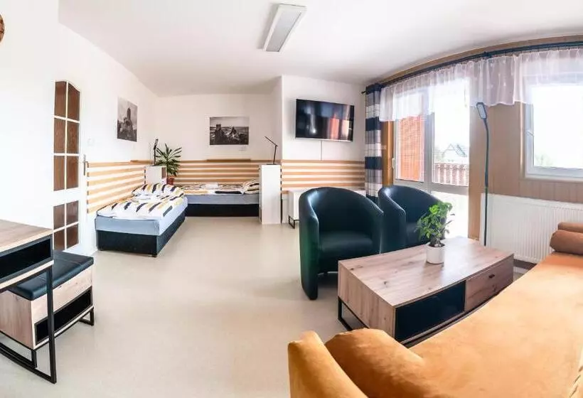 Majatalo Penzion V údolí