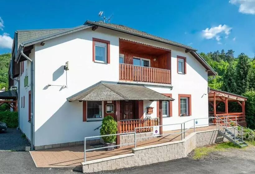 Majatalo Penzion V údolí