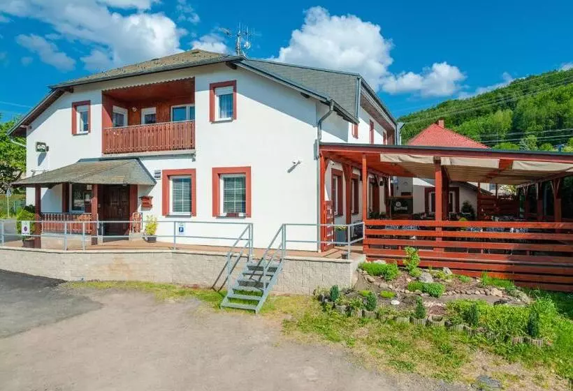 Majatalo Penzion V údolí