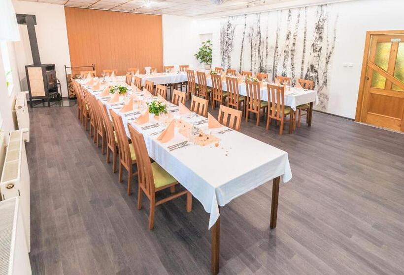 Majatalo Penzion V údolí