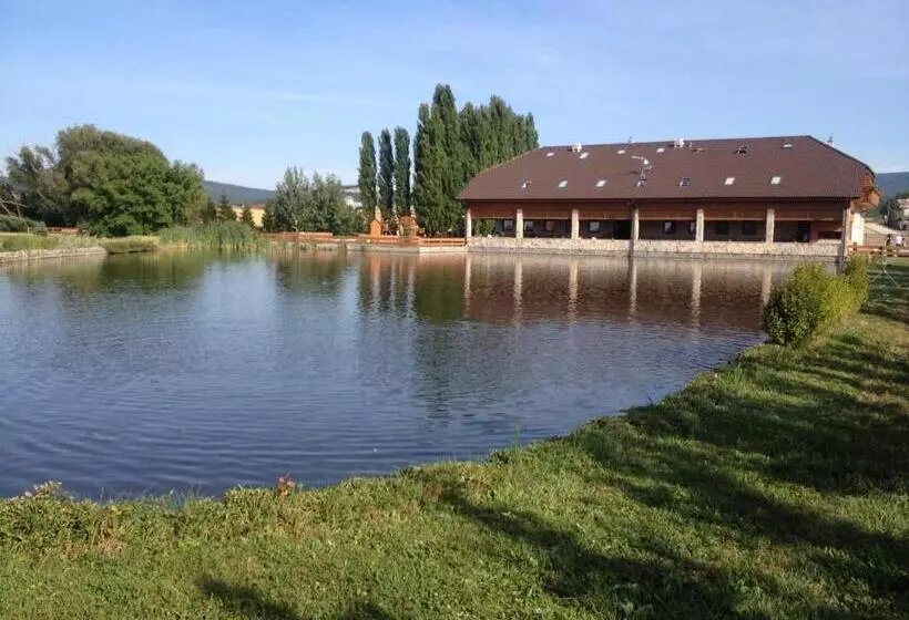 Majatalo Rybárska Bašta A Penzión Dobys