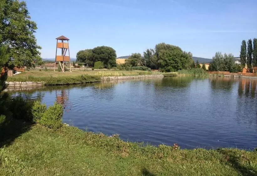 Majatalo Rybárska Bašta A Penzión Dobys