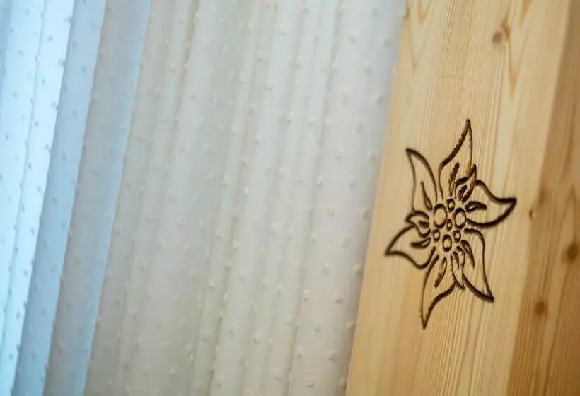 ホテル Edelweiss Blatten Lötschental