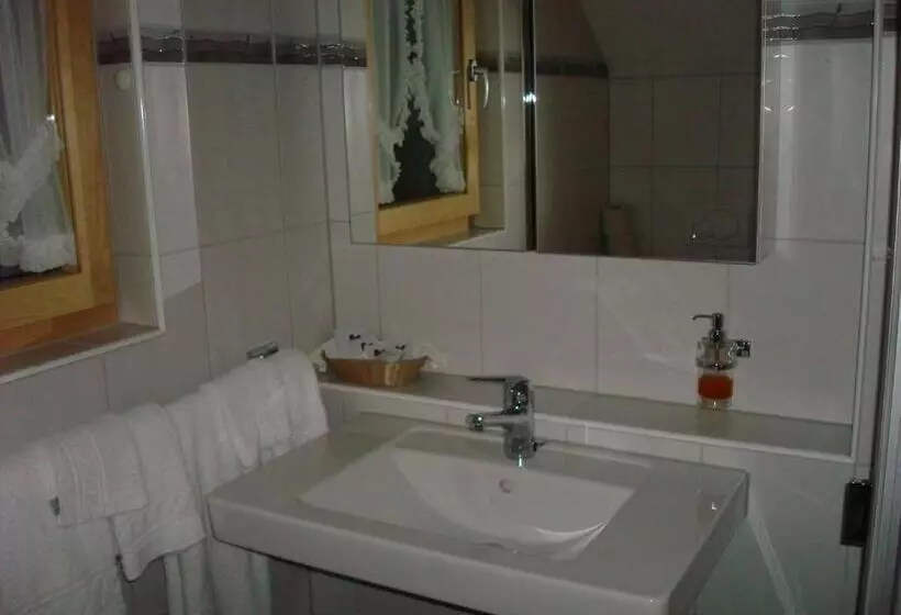 Hotelli Gasthof Kreuz