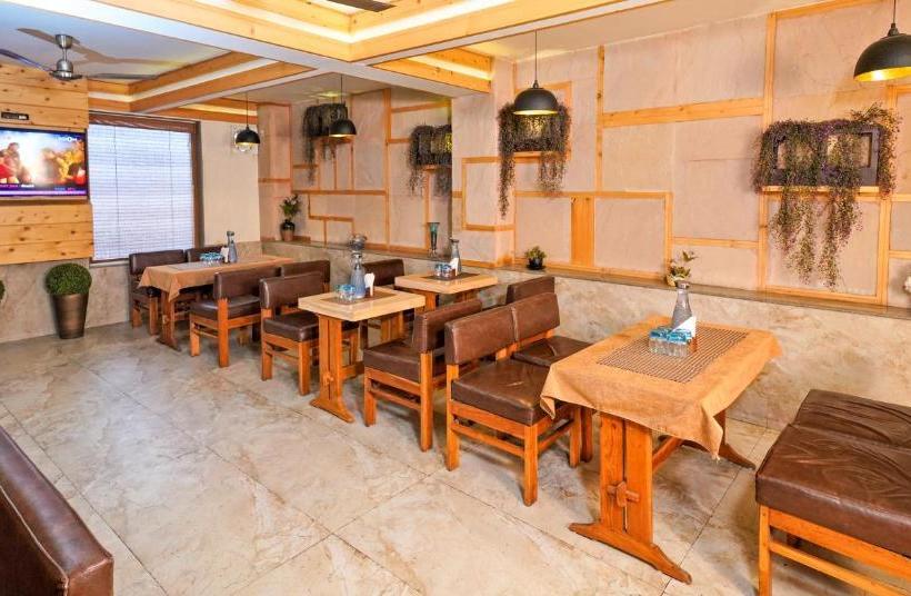 בית מלון כפרי Mayur  Bar And Restaurant