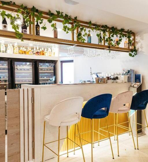 Hotel Pensiunea Iristar