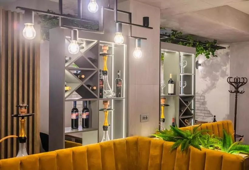 Hotelli Pensiunea Iristar