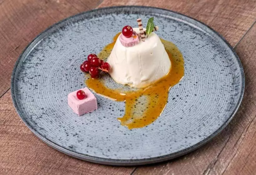 Hotelli Pensiunea Iristar