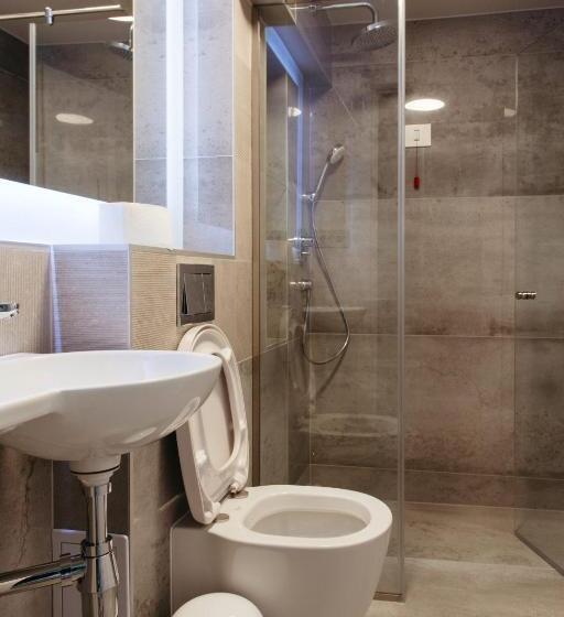 Hotel Pensiunea Iristar