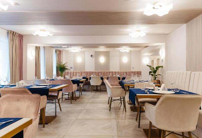 Hotel Pensiunea Iristar