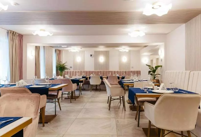 Hotelli Pensiunea Iristar