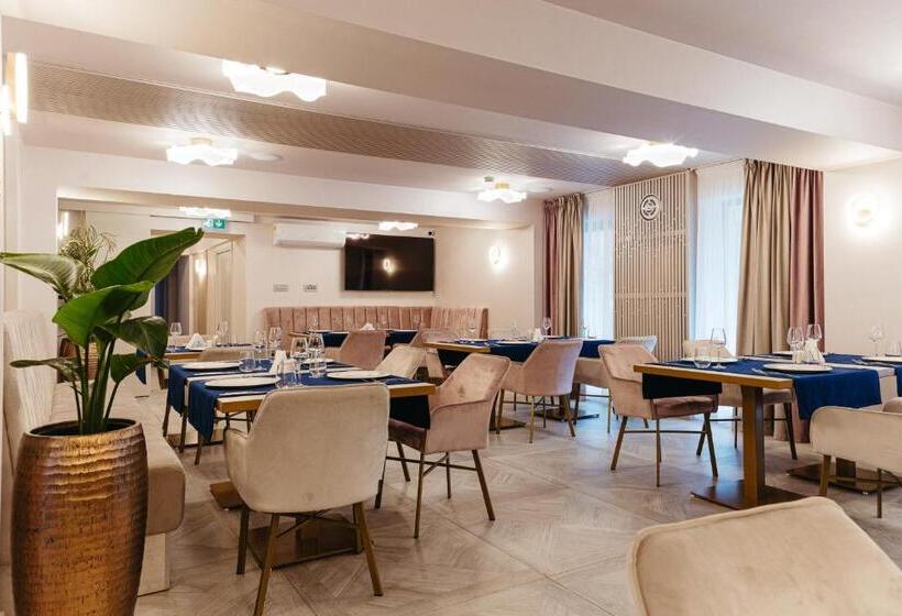 Hotel Pensiunea Iristar