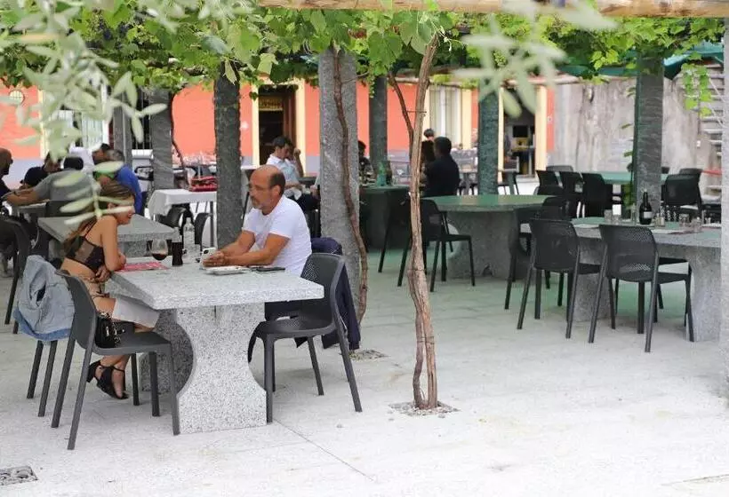 Hotel Ristorante Grotto Serta