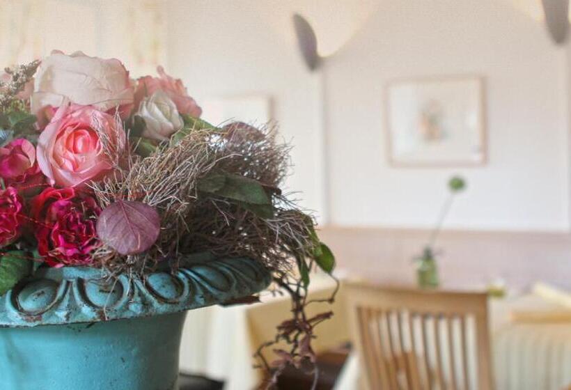 Отель Rotes Ross Marktbergel