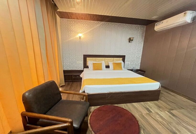 Hotelli The Royal Paradise Resort And Salt Yard