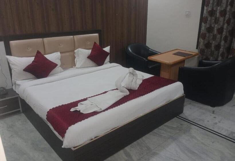 Hotelli The Royal Paradise Resort And Salt Yard