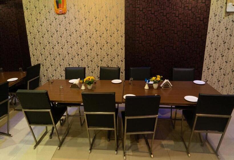 Hotelli The Royal Paradise Resort And Salt Yard