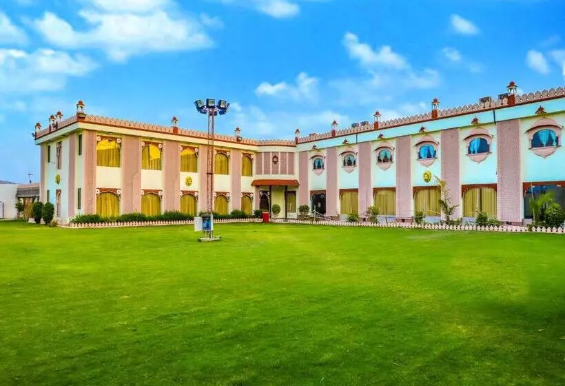 Hotelli The Royal Paradise Resort And Salt Yard