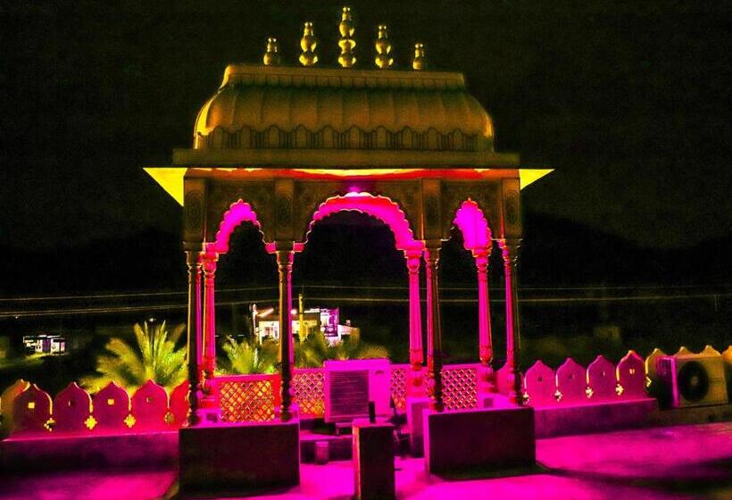 Hotelli The Royal Paradise Resort And Salt Yard