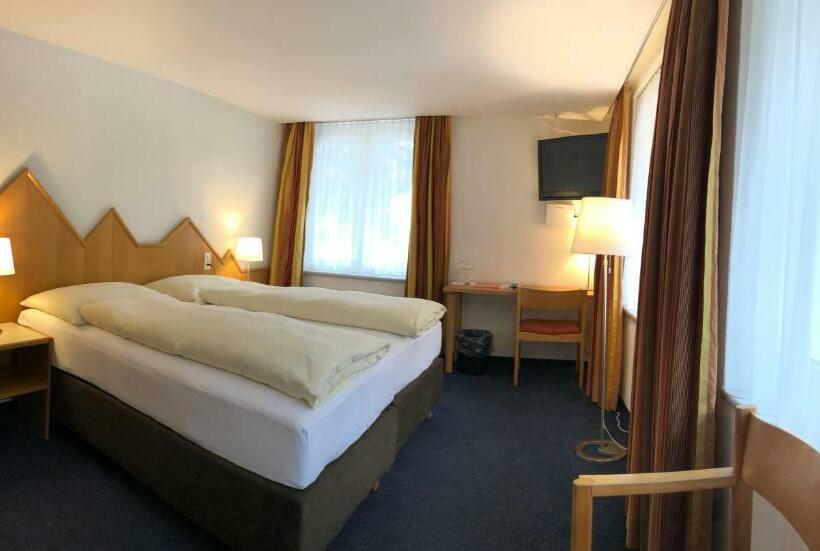 Hotel Weisses Kreuz Bergün