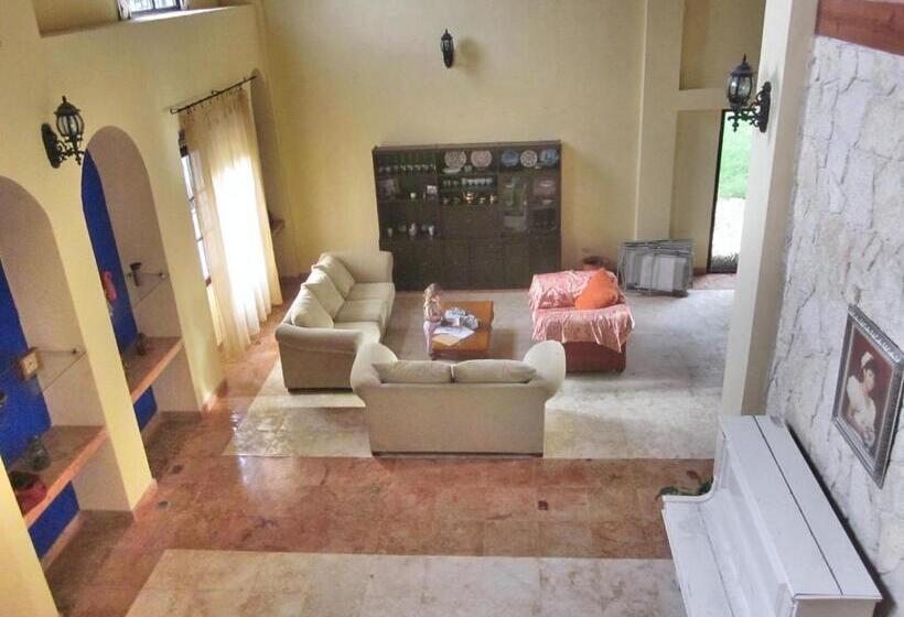 بنسيون Casa De Los Pianos