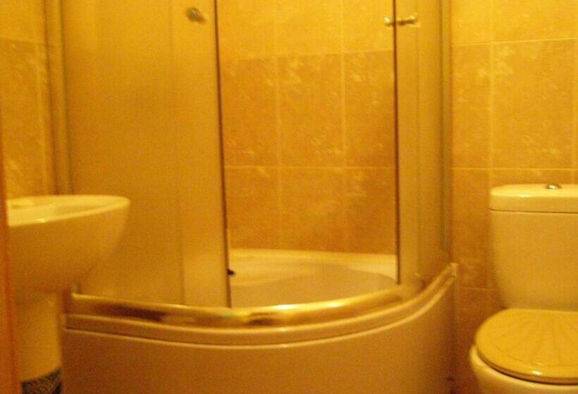 펜션 Guest House Mandrivnyi Rooms&apartments