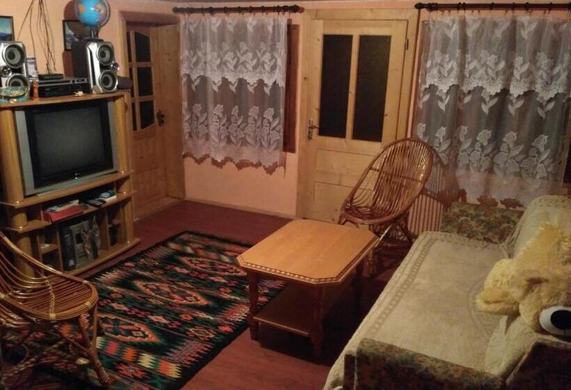 펜션 Guest House Mandrivnyi Rooms&apartments