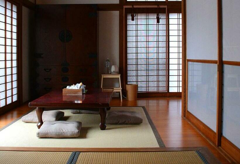 بنسيون Keramiek Arita