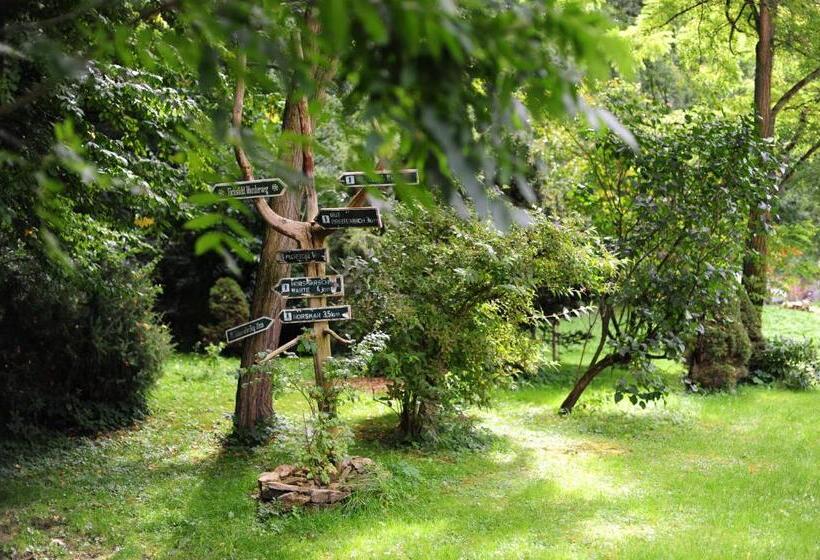 ペンション & Restaurant Lengefelder Warte