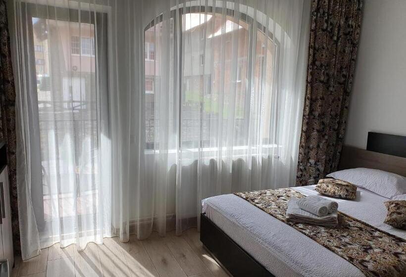 פנסיון Vila Ozon