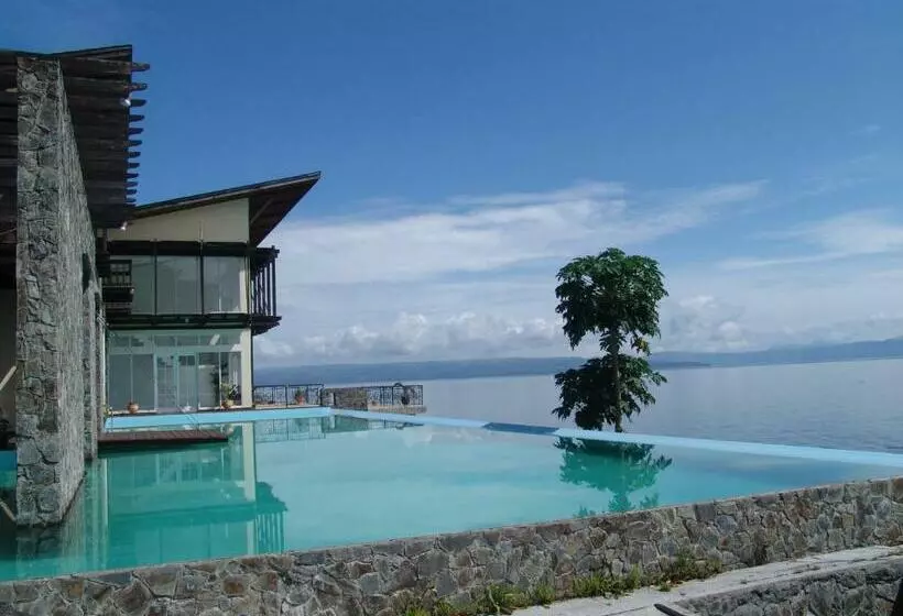 Lomakeskus Tiara Bunga Hotel & Villa