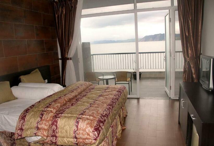 منتجع Tiara Bunga Hotel & Villa